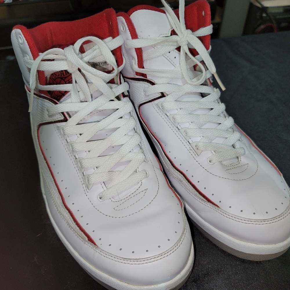 Air Jordan 2 "chicago home" sz 12 mens
